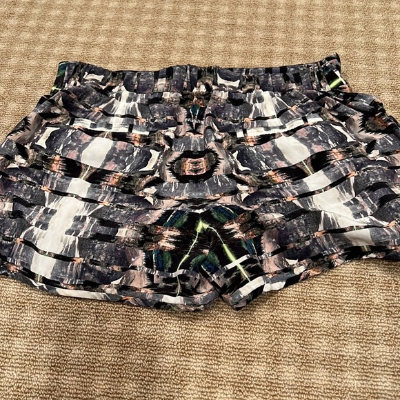 Intermix shorts - Picture 4 of 6